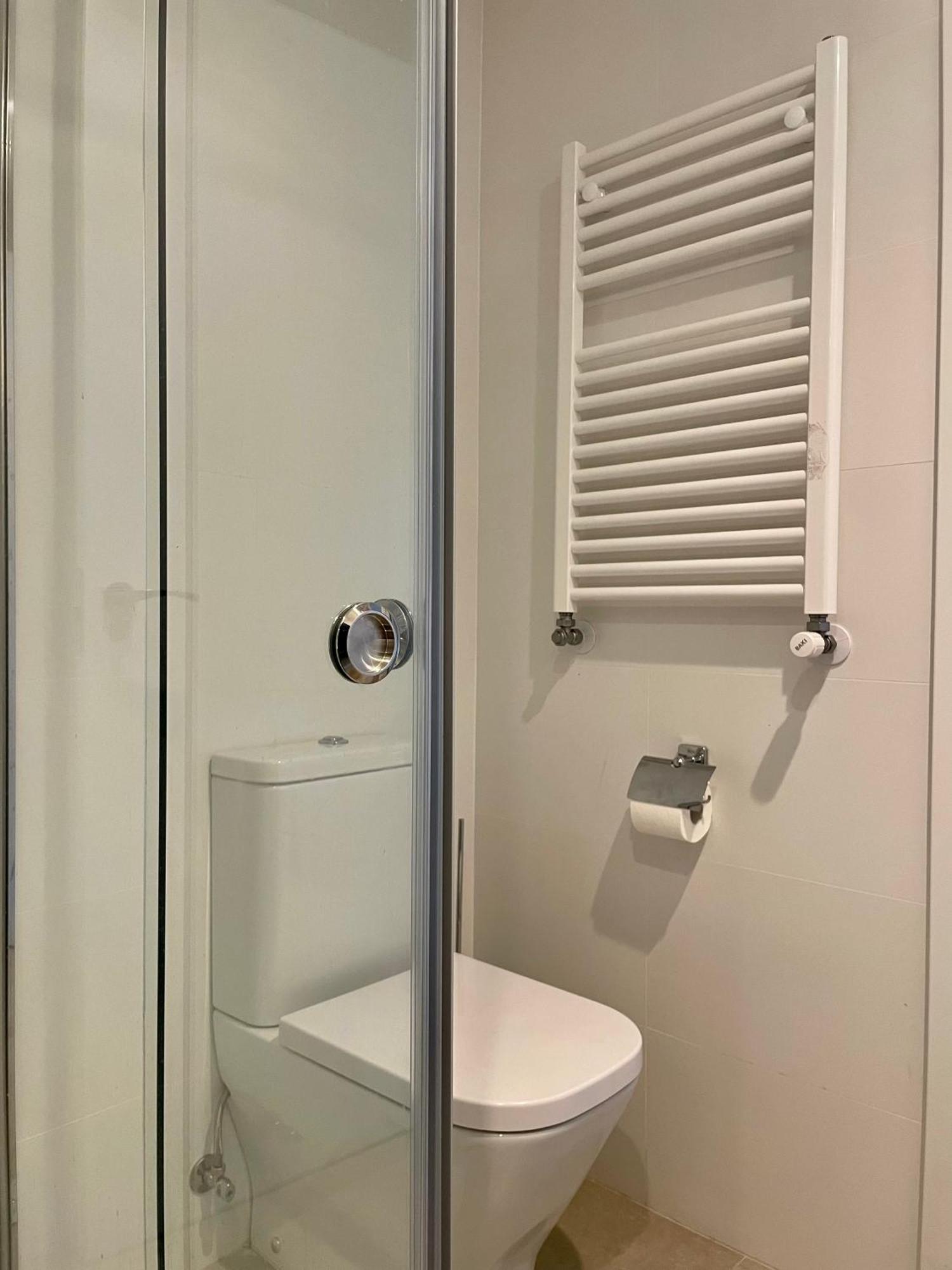 Piso De 2 Habitaciones En Centro, Zona Muy Tranquila Con Playa A 2 Min Andando Gijón Eksteriør bilde