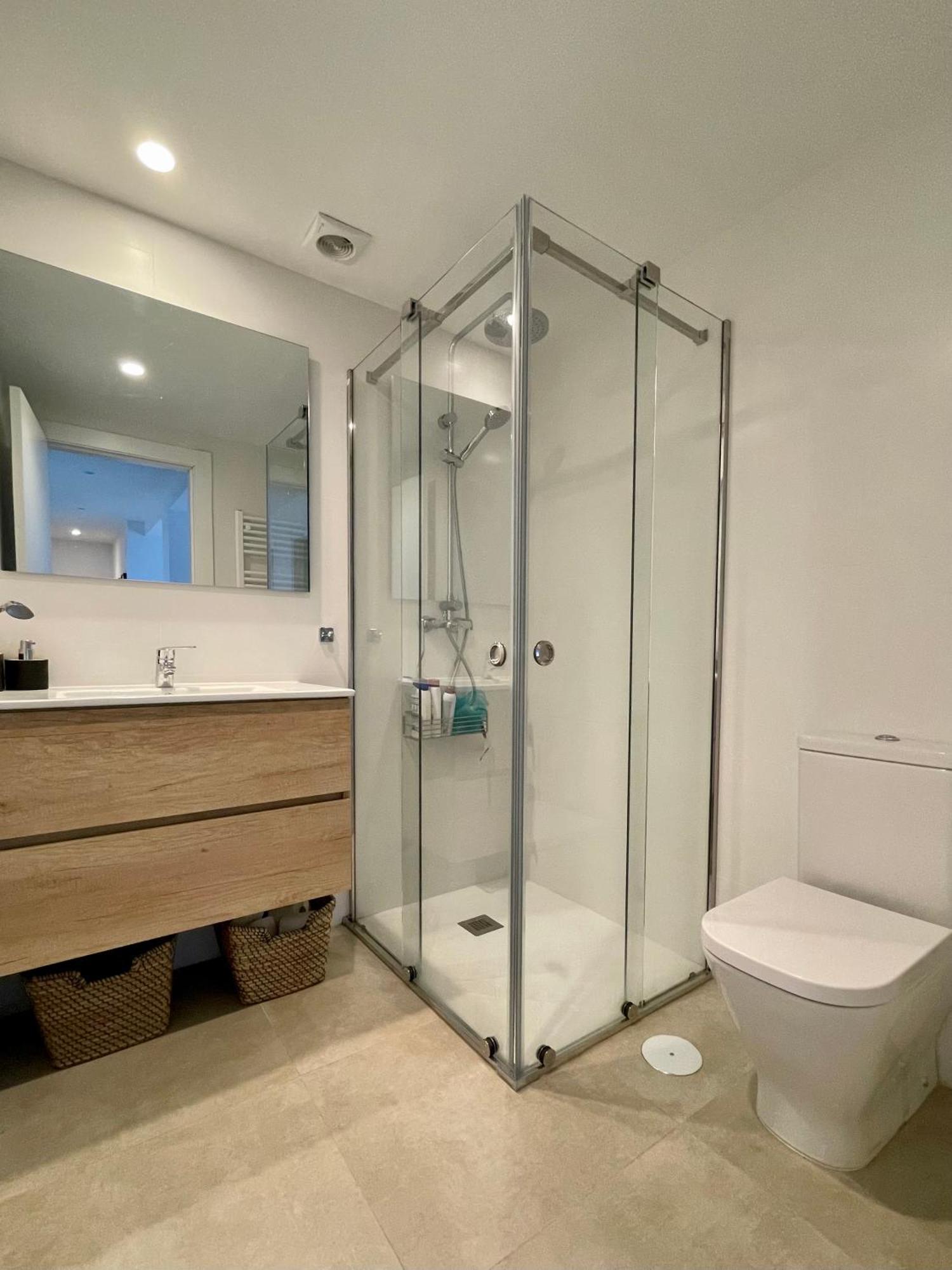 Piso De 2 Habitaciones En Centro, Zona Muy Tranquila Con Playa A 2 Min Andando Gijón Eksteriør bilde