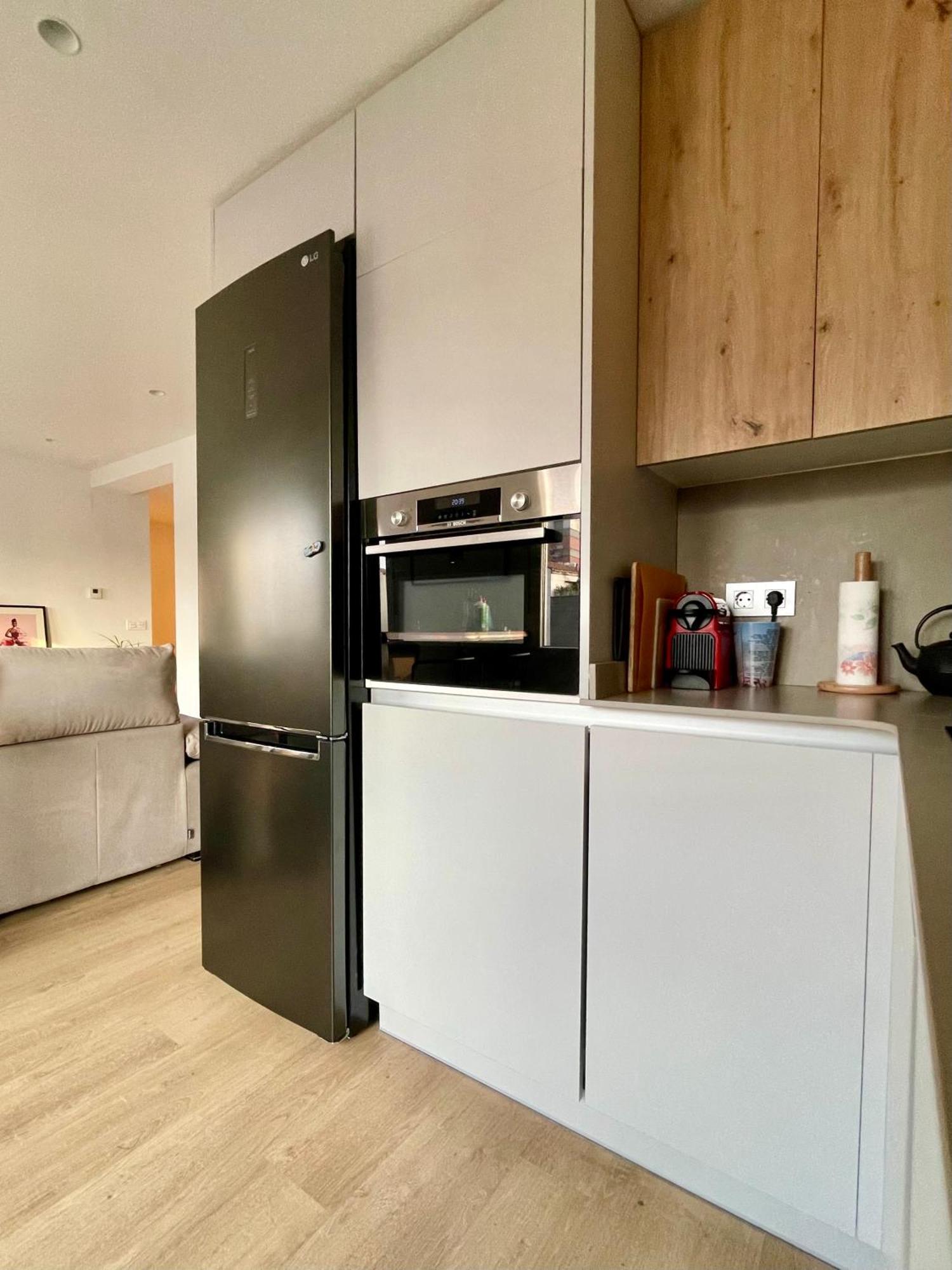 Piso De 2 Habitaciones En Centro, Zona Muy Tranquila Con Playa A 2 Min Andando Gijón Eksteriør bilde